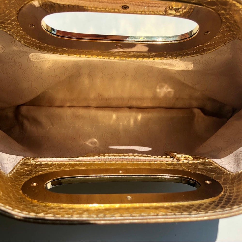 Michael Michael Kors Gold Berkeley Clutch. - Picture 5 of 8